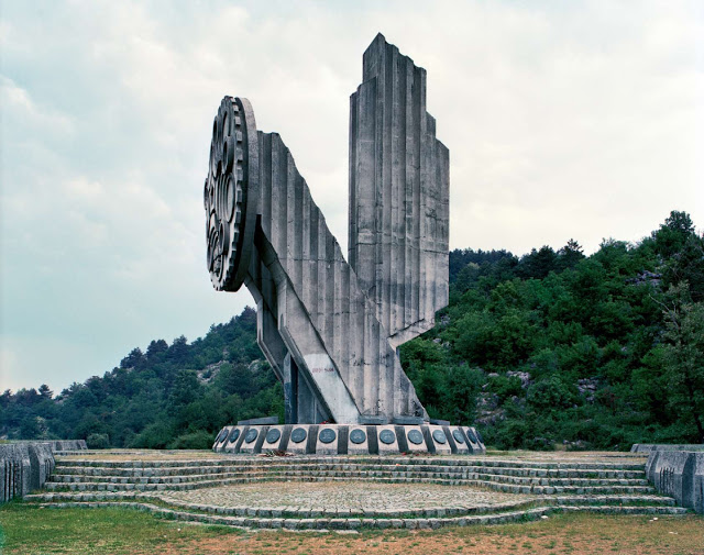 yugoslav-monument.jpg